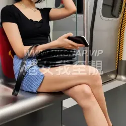 淫賤港女 街拍 走光
